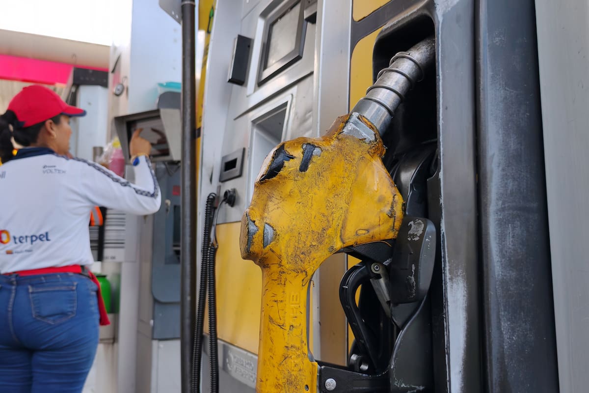 Aumenta consumo de combustibles sin resolver hueco del diésel en el Fepc | Foto Marco Valencia / VANGUARDIA