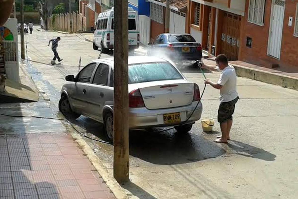 Autoridades de El Socorro adelantan campañas sobre el buen uso del agua. (Foto: suministrada/VANGUARDIA LIBERAL)