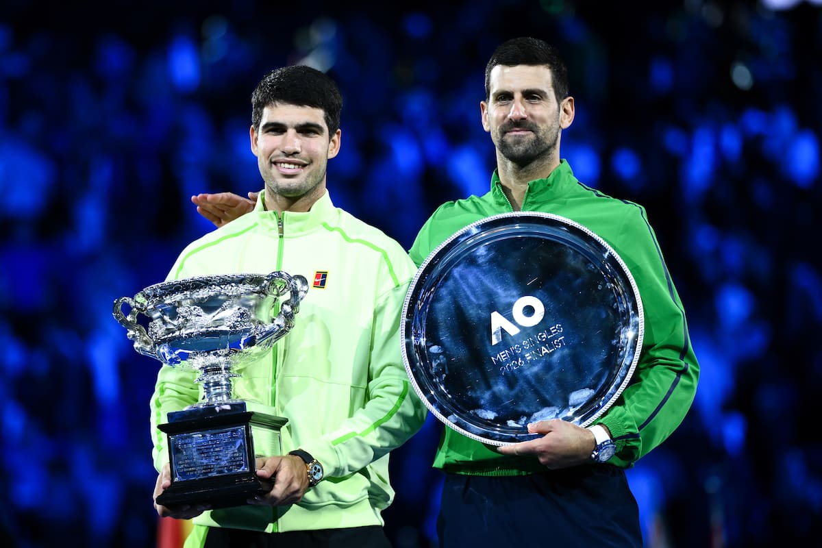 MELBOURNE (Australia), 01/02/2026.- Winner Carlos Alcaraz of Spain (L) and runner-up Novak Djokovic of Serbia hold their trophy after the Mens Singles final match at the Australian Open tennis tournament in Melbourne, Australia, 01 February 2026. (Tenis, España) EFE/EPA/JOEL CARRETT AUSTRALIA AND NEW ZEALAND OUT