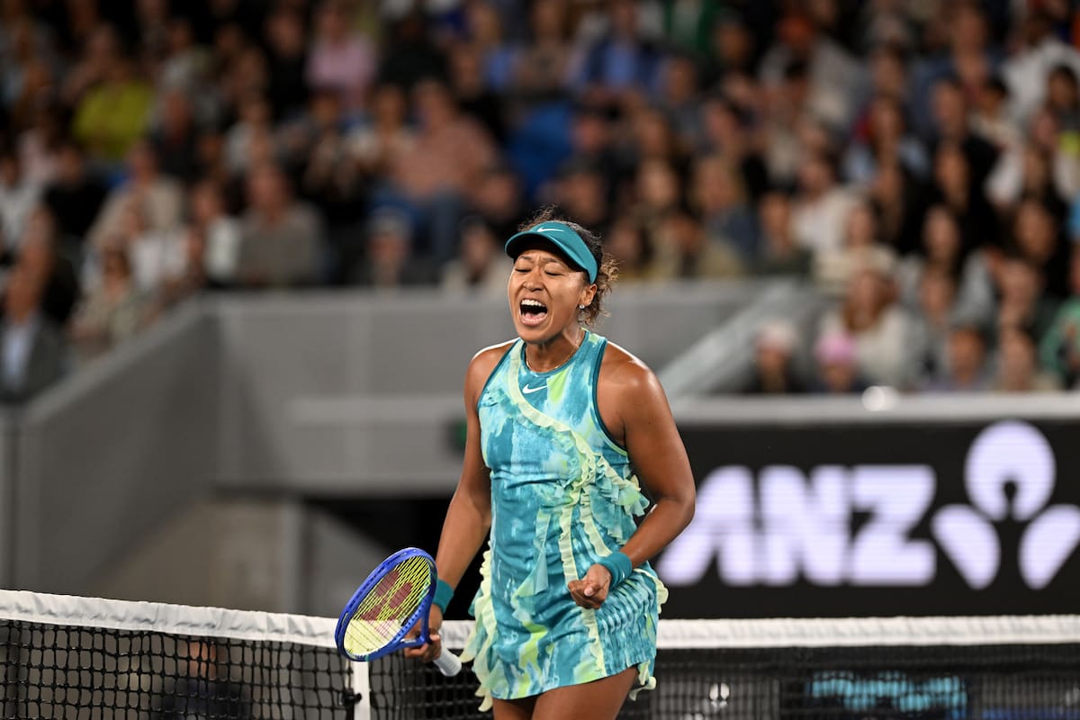 MELBOURNE (Australia), 22/01/2026.- Naomi Osaka of Japan celebrates after winning the Womens 2nd round match against Sorana Cirstea of Romania on day 5 of the 2026 Australian Open tennis tournament in Melbourne, Australia, 22 January 2026. (Tenis, Japón, Rumanía) EFE/EPA/LUKAS COCH AUSTRALIA AND NEW ZEALAND OUT