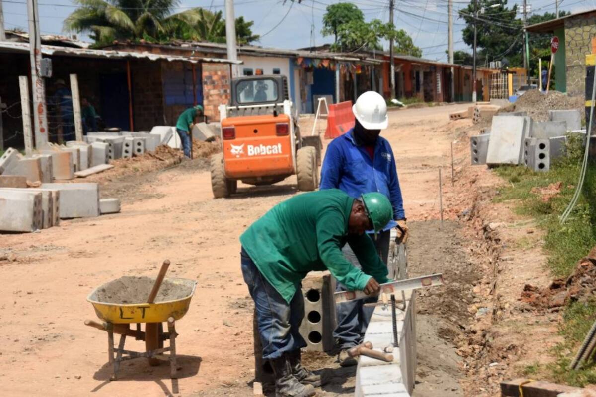 La mayor parte de las vías en el barrio San Martín están siendo intervenidas por Autopavimentación. (Foto: Edgar Pernett/VANGUARDIA LIBERAL)