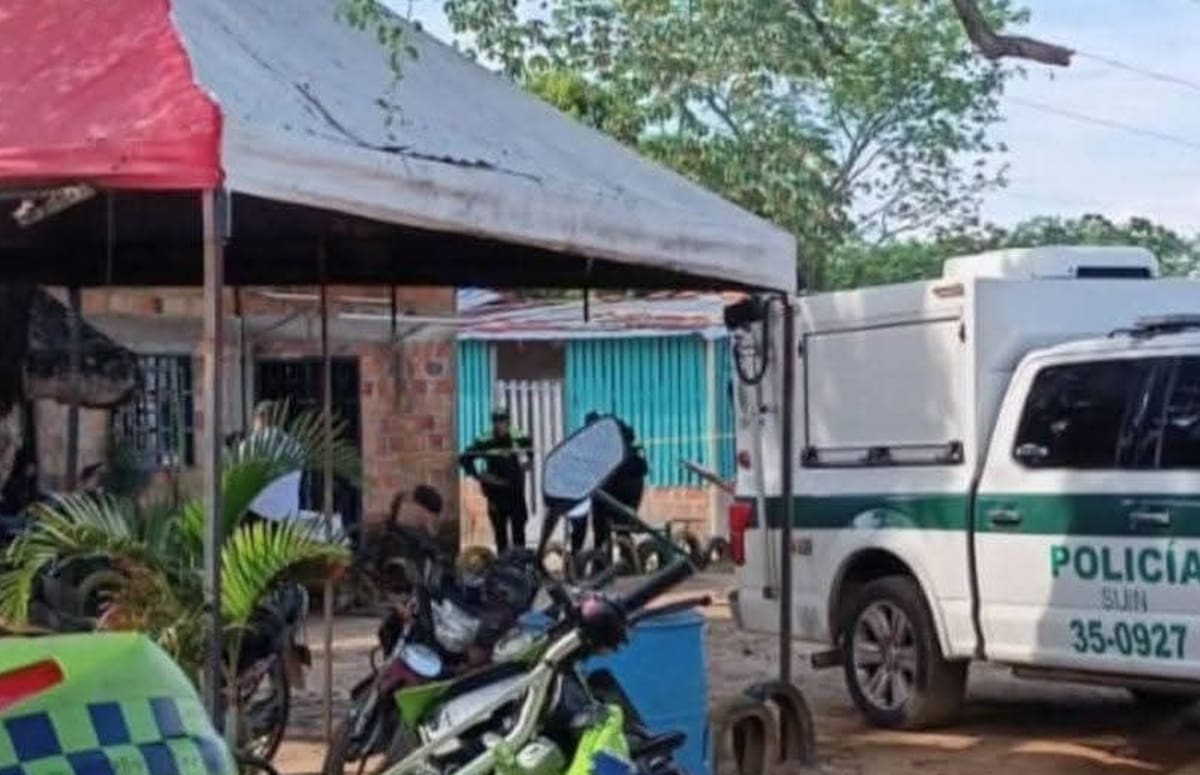 Autoridades de la Sijin realizaron la inspección técnica en el lugar del doble homicidio.