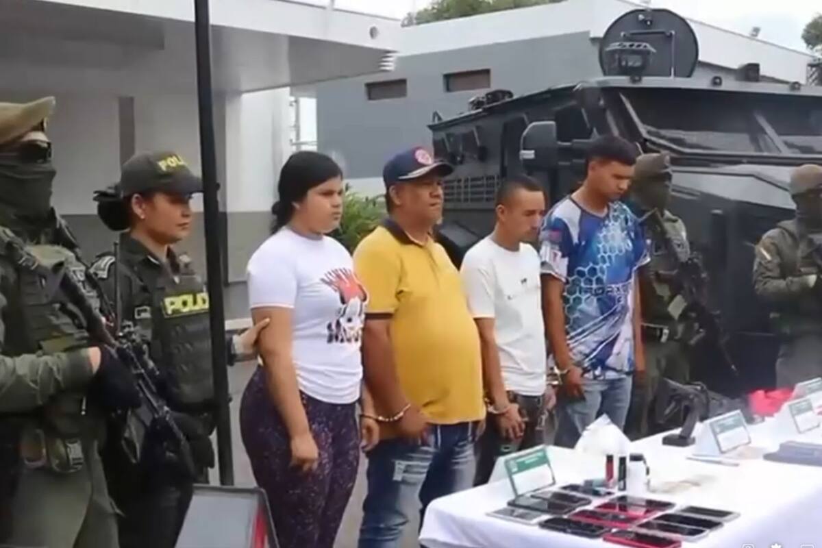 Autoridades presentaron a los cuatro capturados señalados del ELN, vinculados con el atentado al peaje La Parada y la masacre de Los Chelicos.