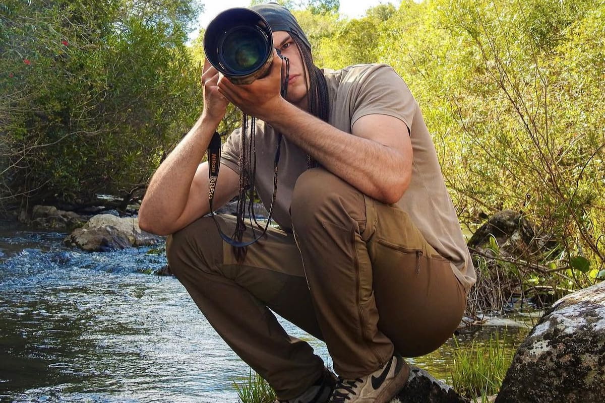 Mauricio Silvera recorre zonas rurales de Uruguay en busca del urutaú, un ave nocturna cuya capacidad de camuflaje la convierte en una de las más difíciles de observar en América.
Foto tomada de :Instagram de Mauricio Silvera
