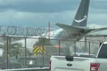 Video: avión de carga se salió de la pista y terminó incendiado en aeropuerto de Miami