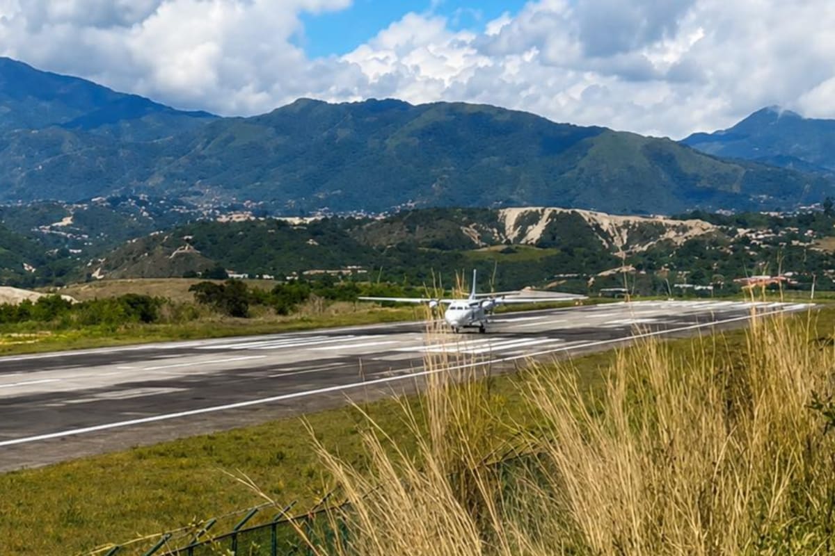 Avión de la Policía fue atacado a tiros tras despegar de Ocaña: tres uniformados resultaron heridos.
Foto: redes sociales.