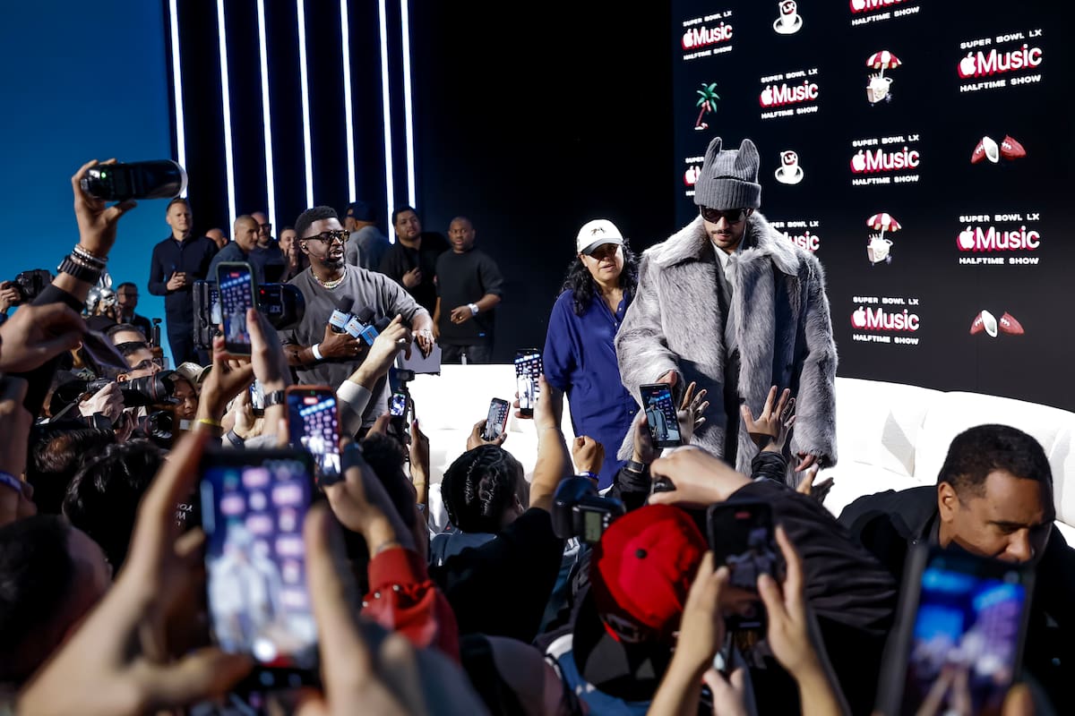 Bad Bunny en rueda de prensa antes del Super Bowln.