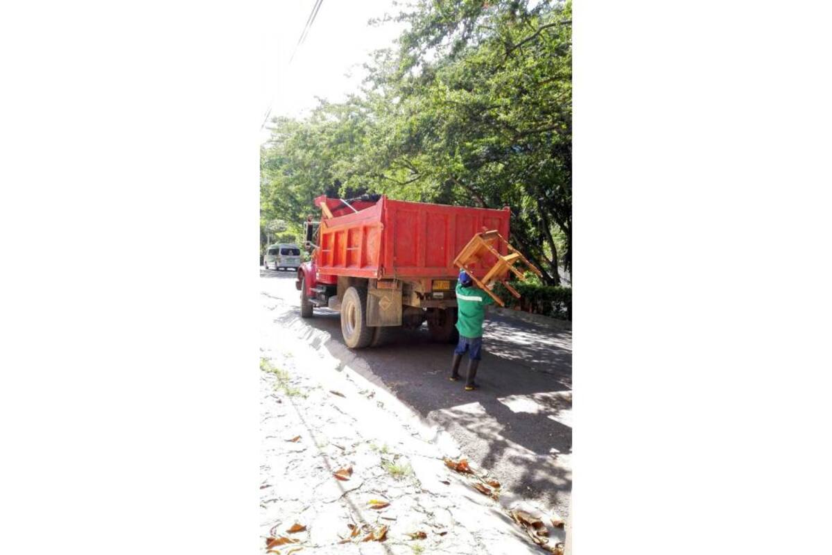 Ante la solicitud de usuarios, Acuasan en San Gil realizó una jornada de recolección de inservibles. (Foto: Suministrada/VANGUARDIA LIBERAL )