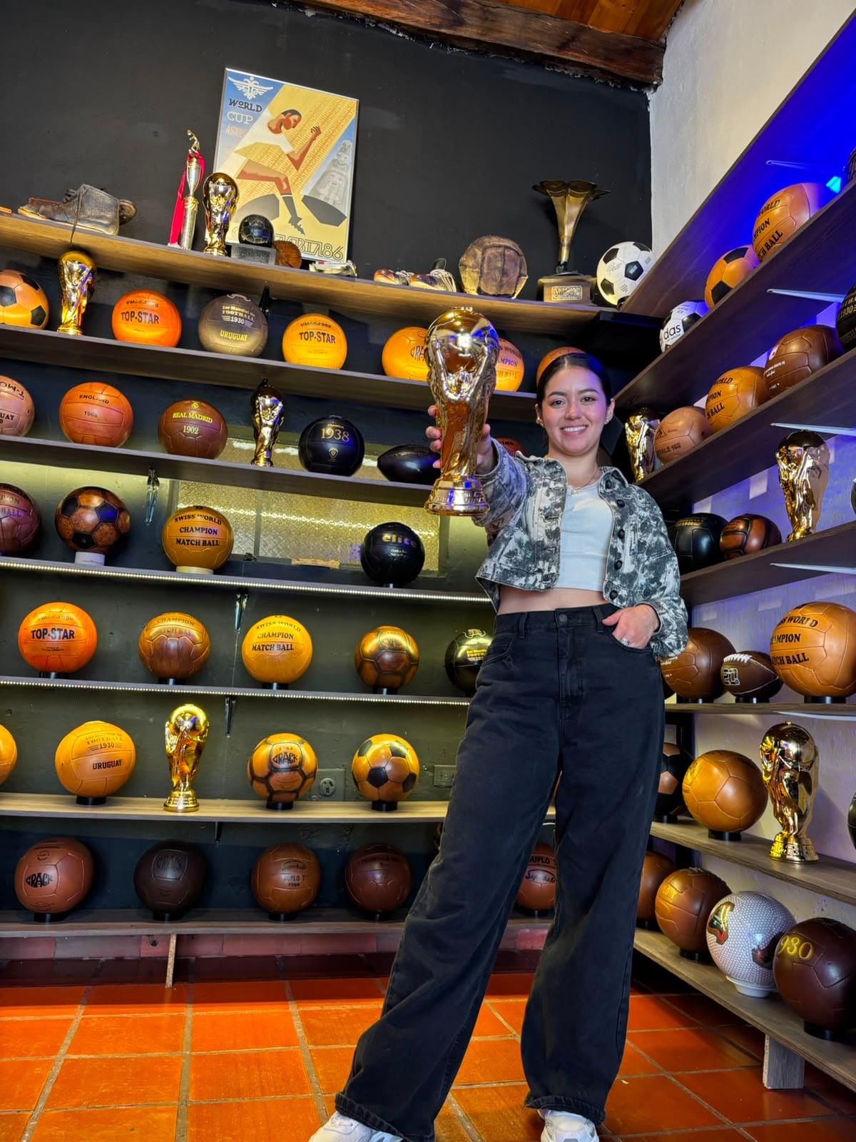 Entre talleres familiares, turismo y tradición, este pueblo patrimonio sigue fabricando los balones que ruedan por Colombia.