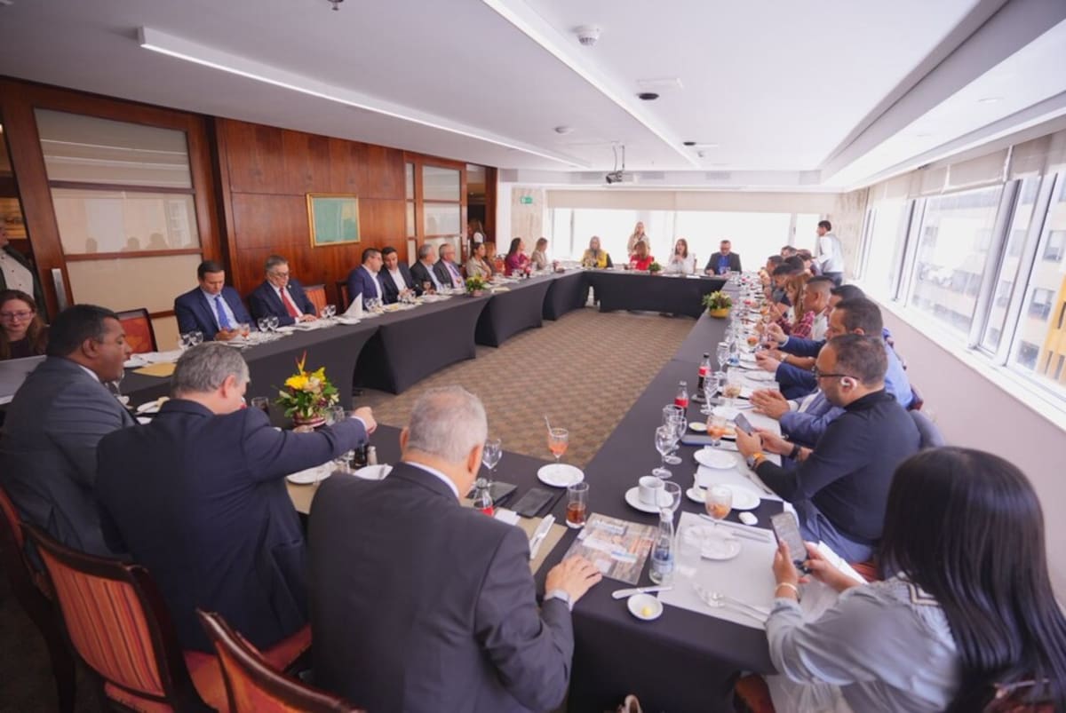 La bancada de congresistas del Partido de La U (actuales y entrantes) decidieron que no apoyarán Iván Cepeda.
Foto: prensa La U.