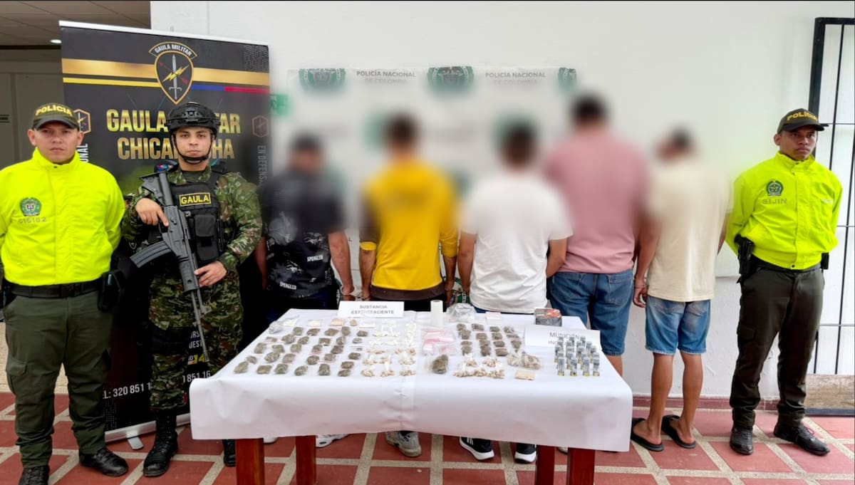 Cinco presuntos integrantes de la banda delincuencial fueron capturados.
Foto: Policía Desan.