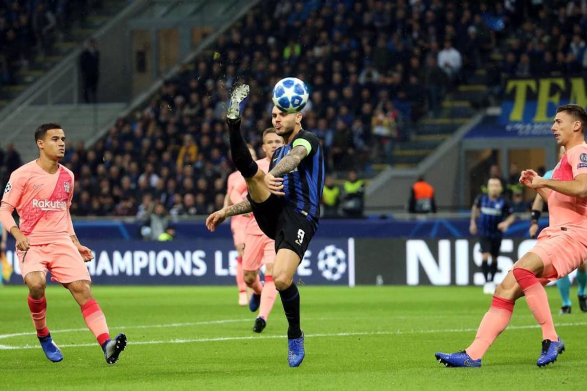 El argentino Mauro Icardi le dio el empate al Inter de Milán en su duelo de ayer ante Barcelona, en juego de la cuarta fecha de la Liga de Campeones, resultado que clasificó al club catalán a los octavos de final. (Foto: EFE / VANGUARDIA LIBERAL)