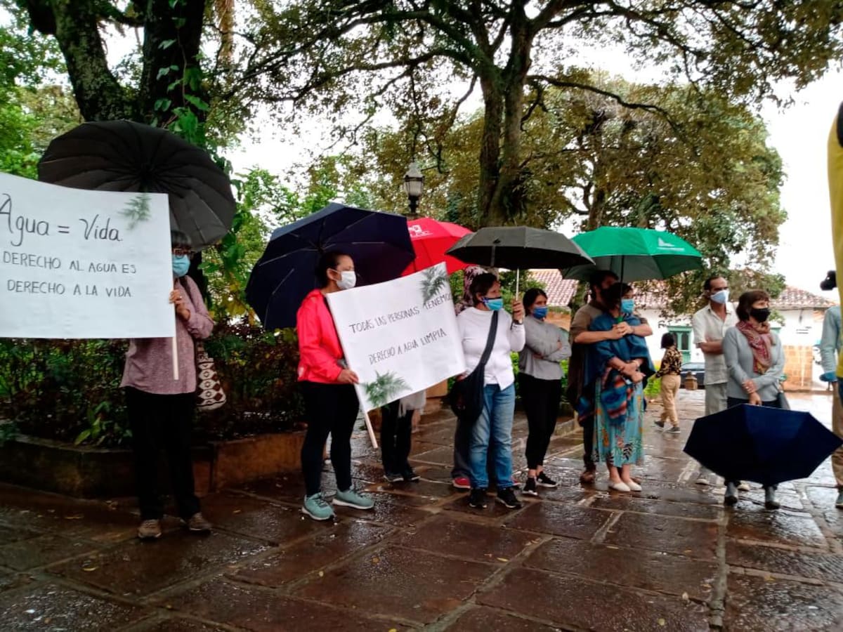 La comunidad viene manifestándose y exigiendo una solución real.