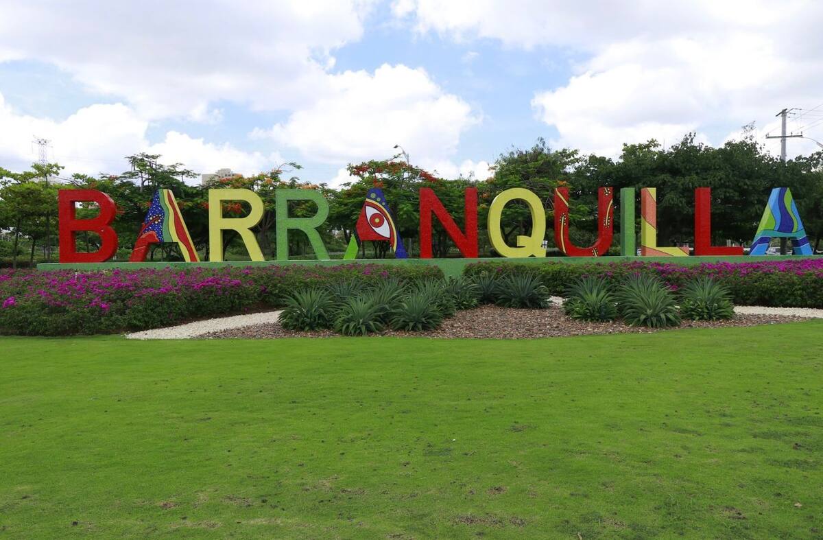 La ciudad de Barranquilla celebra la Batalla de Flores como símbolo de identidad y orgullo caribeño.