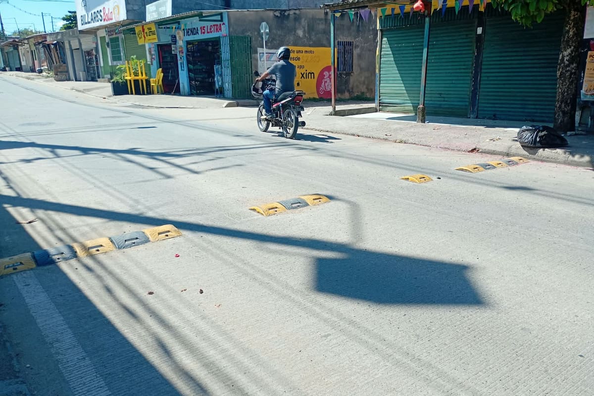 Habitantes del barrio 22 de Marzo piden recuperar los reductores de velocidad y controlar el tránsito de vehículos pesados por el sector.
Lesly Cifuentes/Vanguardia