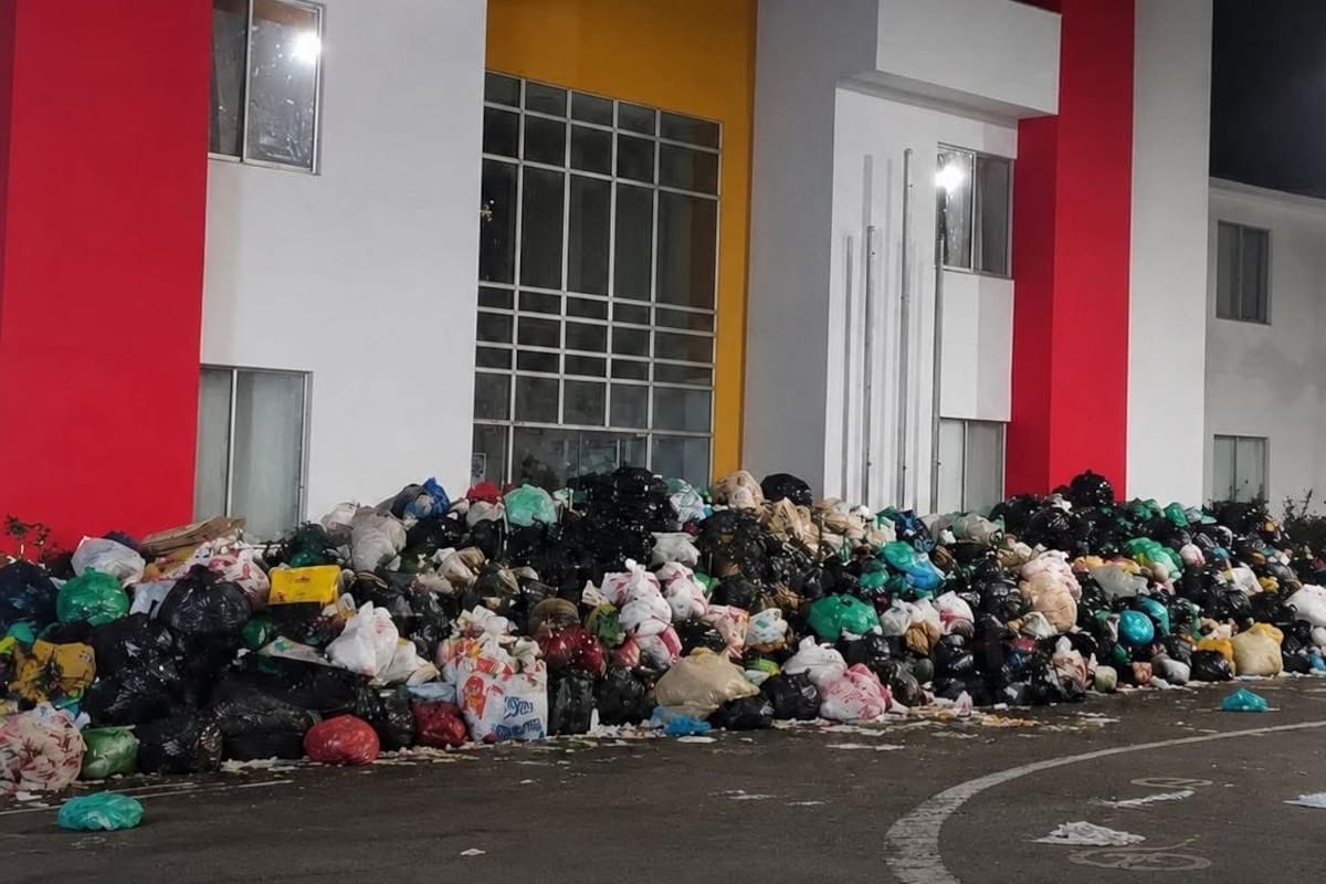 Las imágenes de la acumulación de basuras en Rionegro que están circulan en redes sociales. Foto: tomada de redes sociales.