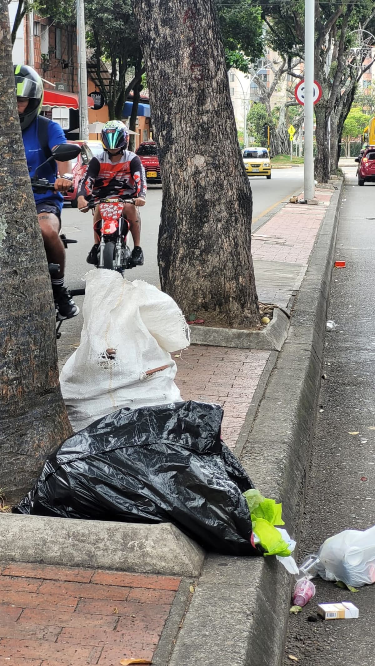 Sancionarán a infractores de basuras en Bucaramanga. Franz Rey/Vanguardia