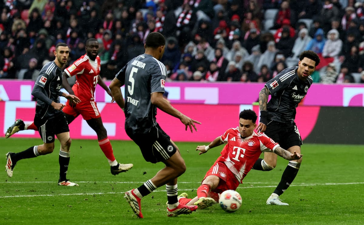 La película de Luis Díaz: eligió el mejor amigo, el entrenador y el villano. (Alemania) EFE/EPA/RONALD WITTEK CONDITIONS - ATTENTION: The DFL regulations prohibit any use of photographs as image sequences and/or quasi-video.