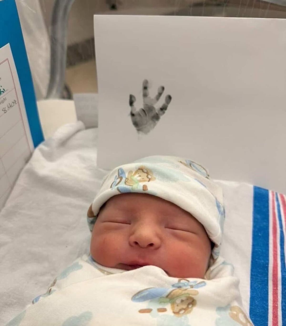 La condición congénita del bebé generó miles de reacciones en redes sociales, donde usuarios destacaron el mensaje de amor y aceptación compartido por su familia.
Foto tomada de: Pantallazo de Instagram@accidentescartagena_