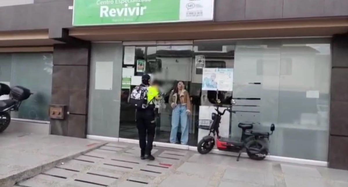 Un bebé de un año fue abandonado durante la madrugada frente a una vivienda en el barrio Catalina de Kennedy. Lo hallaron dormido, envuelto en una cobija y junto a una maleta con sus pertenencias.