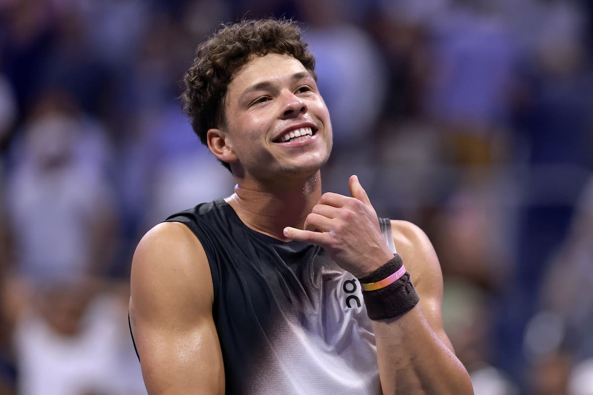 El estadounidense Ben Shelton eliminó a el español Carlos Alcaraz del US Open en los cuartos de final. //Foto, EFE: CRISTOBAL HERRERA-ULASHKEVICH