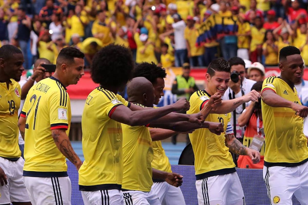 La selección Colombia evitó la catástrofe en la fecha 13 de la eliminatoria suramericana, al superar 1-0 a Bolivia con un gol agónico de James Rodríguez. El elenco tricolor no tuvo su mejor presentación, pero consiguió tres puntos vitales ante Bolivia de cara a sus aspiraciones de clasificar al Mundial de Rusia 2018. (Foto: EFE / VANGUARDIA LIBERAL)