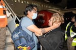 Así fue el reencuentro de Beto Coral con su esposa e hijo después de regresar a Colombia