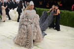 Beyoncé reaparece en la Met Gala tras diez años y deslumbra con look icónico