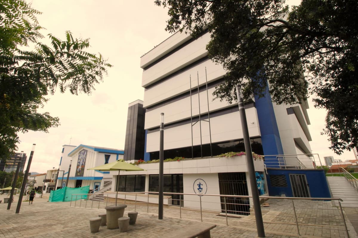 Una ludoteca, sala infantil, sala de proyecciones, café literario, hemeroteca y un novedoso Centro de Información, entre otros ambientes, engalanan el lugar. (Foto: Jaime Del Río / VANGUARDIA)
