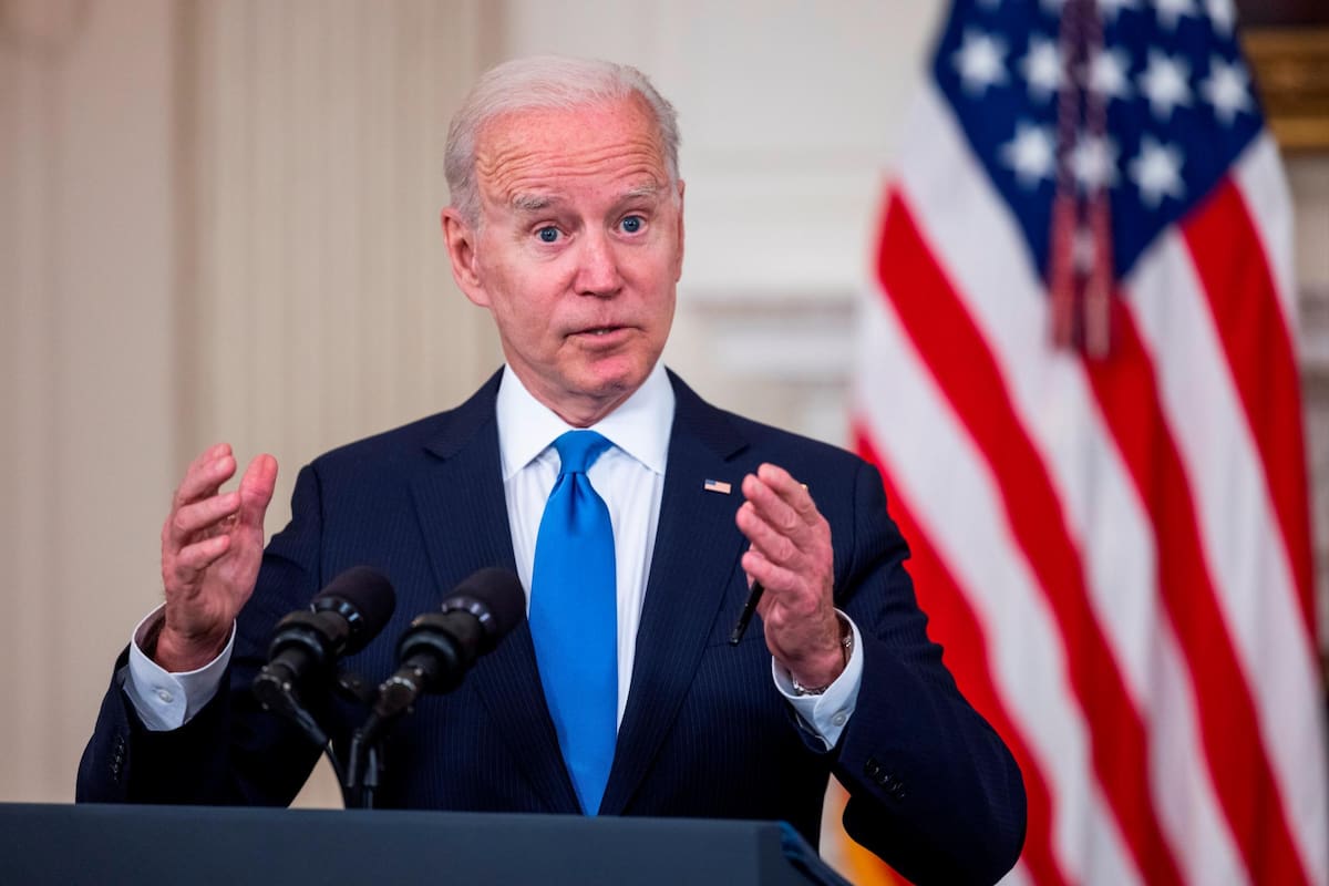 La mayoría de estadounidenses acepta los planes de Biden, según las encuestas, y un estudio de Moody’s publicado el pasado jueves estima que estos podrían crear 1,5 millones de puestos de trabajo en 10 años. EFE / VANGUARDIA