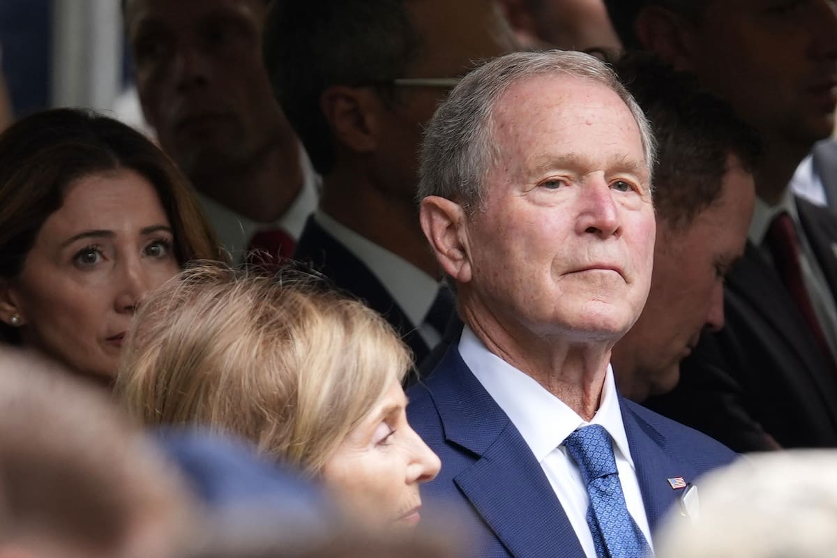 El expresidente de Estados Unidos George Bush asiste este viernes a la ceremonia en recuerdo de los atentados del 11S en Nueva York (EE.UU.). EFE/ Octavio Guzmán
