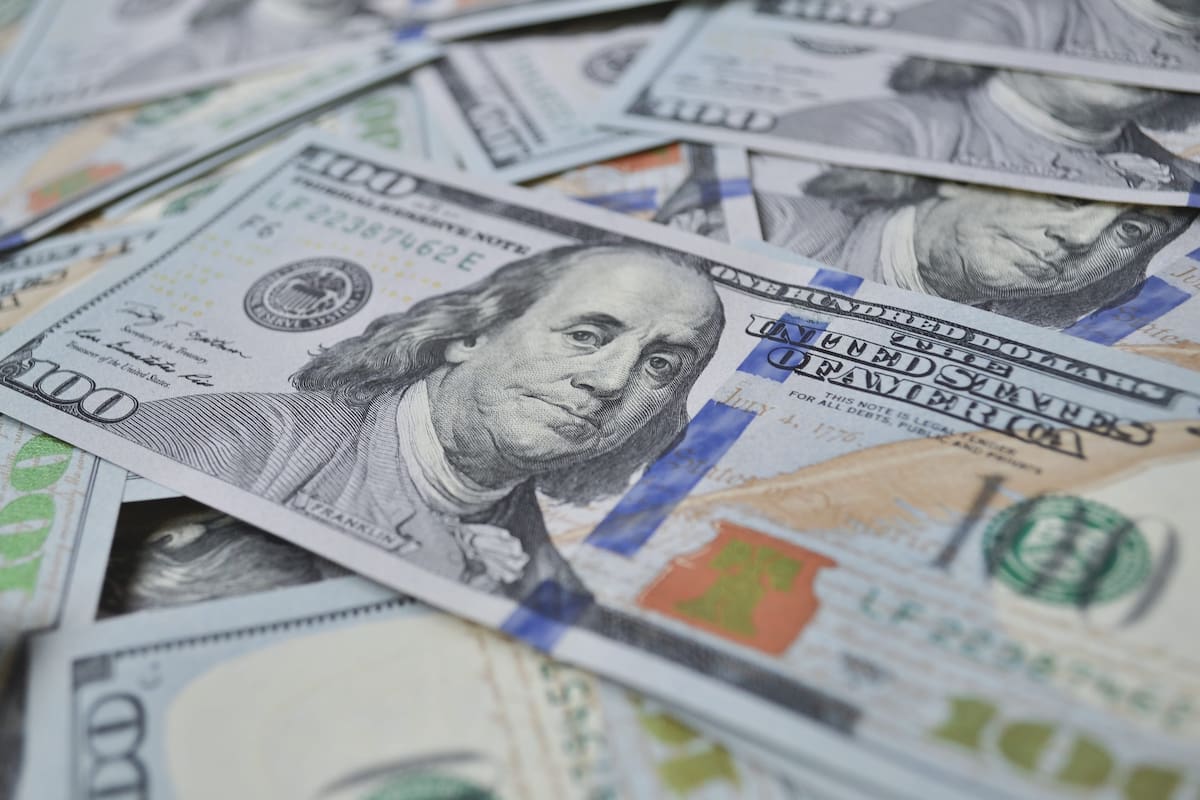 Billetes de dólares. // Foto: 123RF.