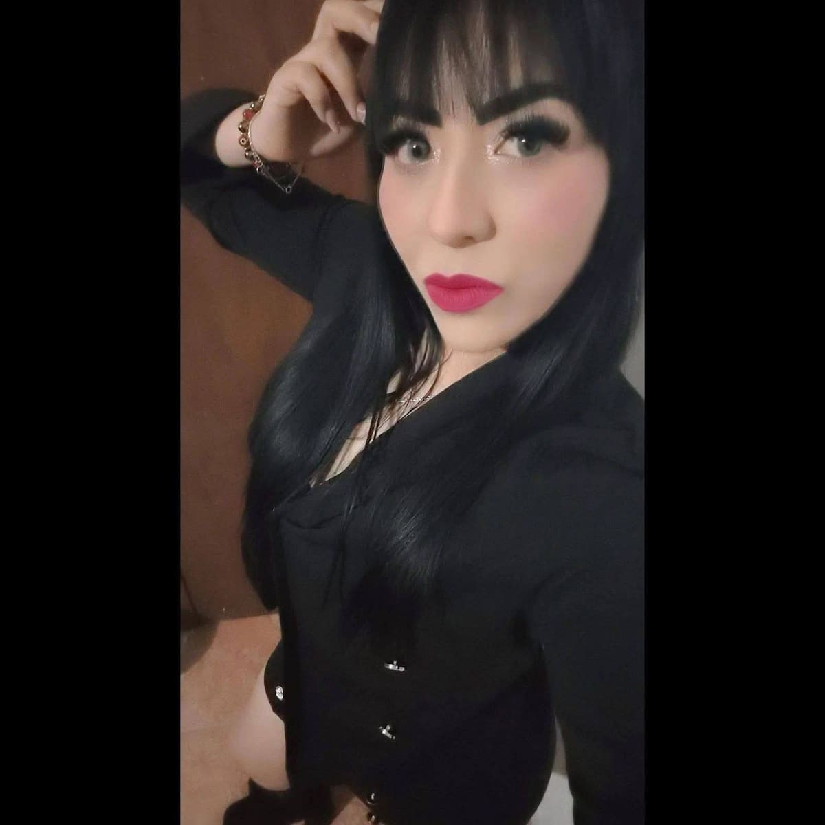 Familiares de Blanca Adriana a Vázquez Montiel se trasladan a Tlaxcala para reconocimiento oficial del cuerpo hallado en el municipio de Atltzayanca, tras desaparecer luego de someterse a una liposucción.