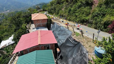 Vía El Buey - Mesa de Los Santos reabre: comunidad demanda atención urgente por puntos críticos