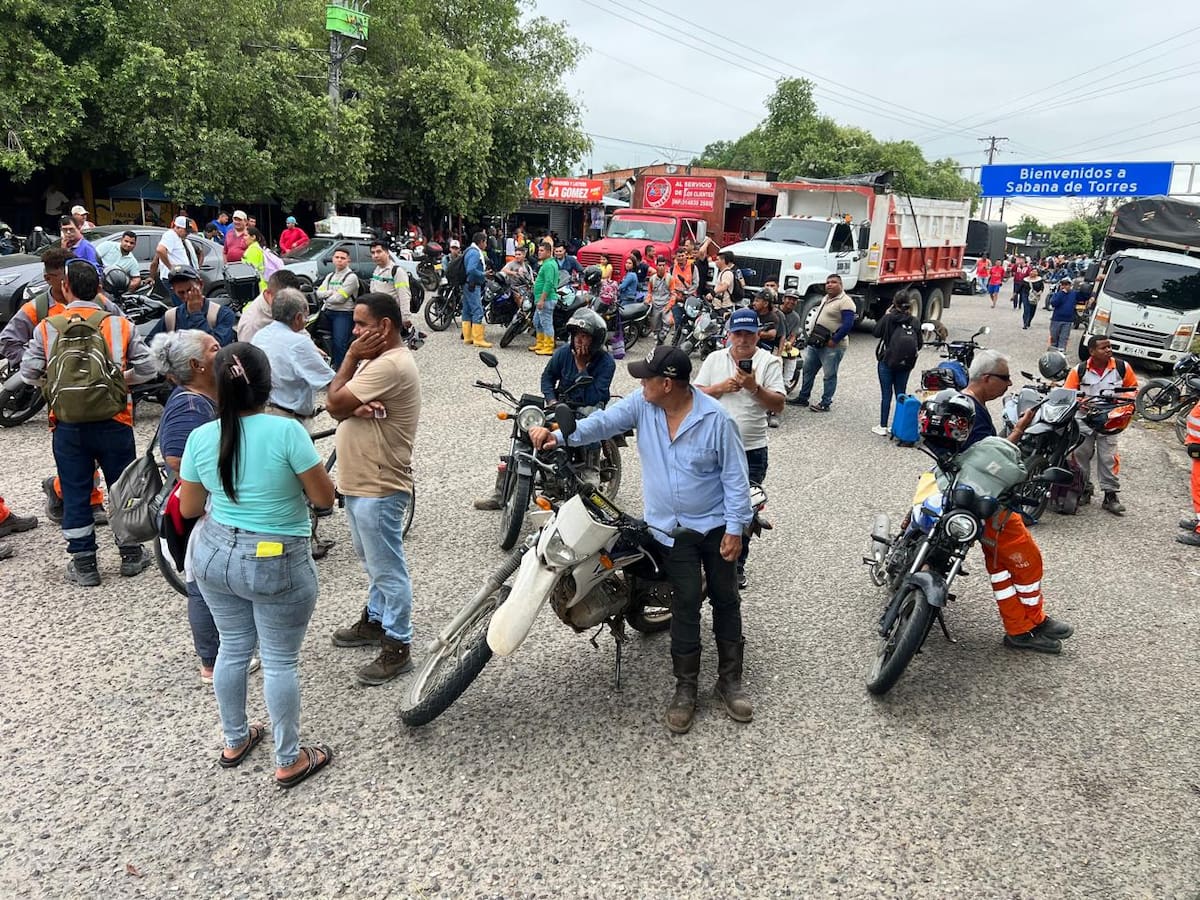 Entre bloqueos y avalúos polémicos: medidas urgentes para salvar la movilidad en Santander. (Foto: Byron Pérez / VANGUARDIA)