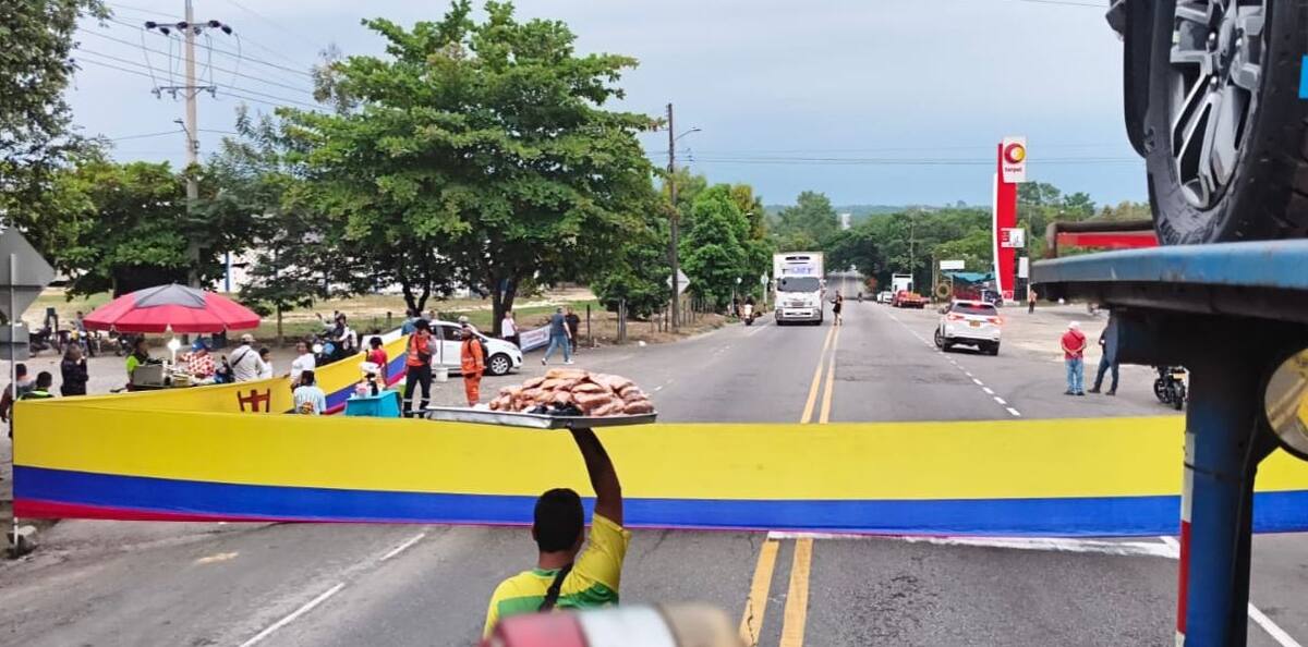 Bloqueo vial en jurisidcción del municipio de Sabana de Torres, sector La Gómez.
Foto: suministrada.