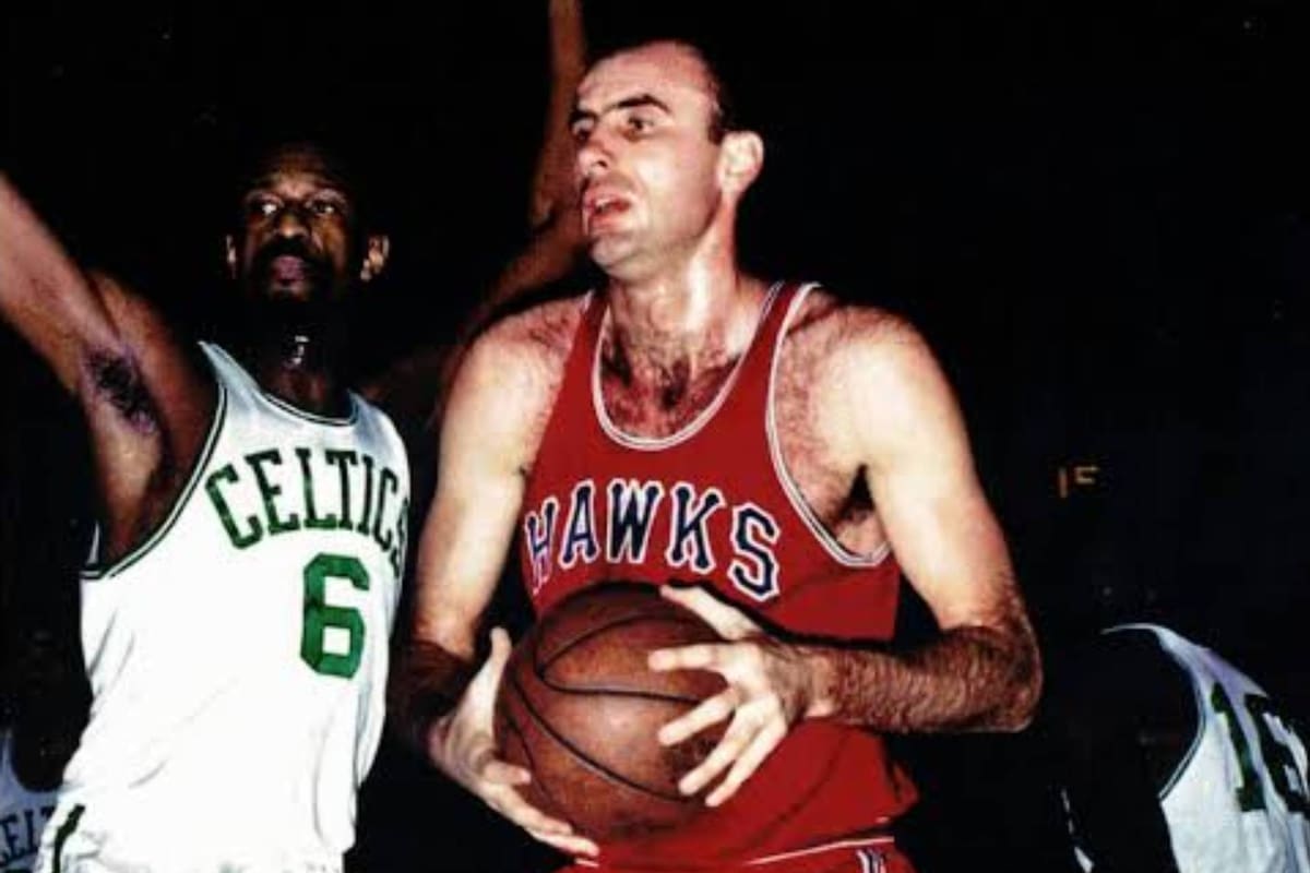 Pettit fue protagonista del único campeonato de los Hawks, conseguido en 1958 ante los Boston Celtics, tras una actuación de 50 puntos en el sexto partido de la final. /FOTO: NBA