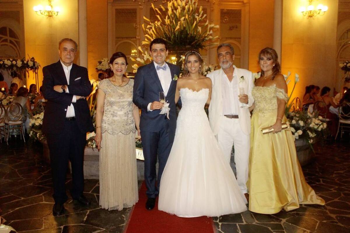 Gino Bresciani, Martha Arenas, Camilo Bresciani, Catalina Franco Harker, Fernando Franco y Adriana María Harker García. (Foto: Fabián Hernández / VANGUARDIA LIBERAL )