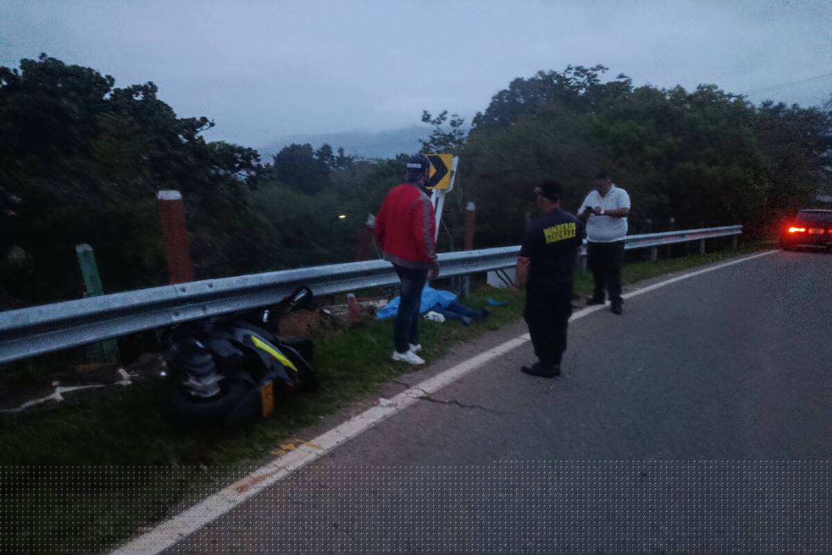 Bomberos de Barichara auxiliaron al herido y lo trasladaron a un centro asistencial en San Gil.