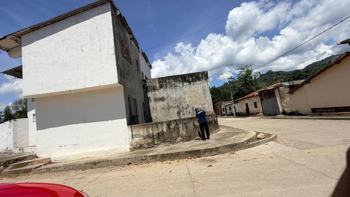 El inmueble está ubicado en el barrio Bolívar, en la antigua base del Campamento de Obras Públicas del Distrito 15, encargados del mantenimiento vial