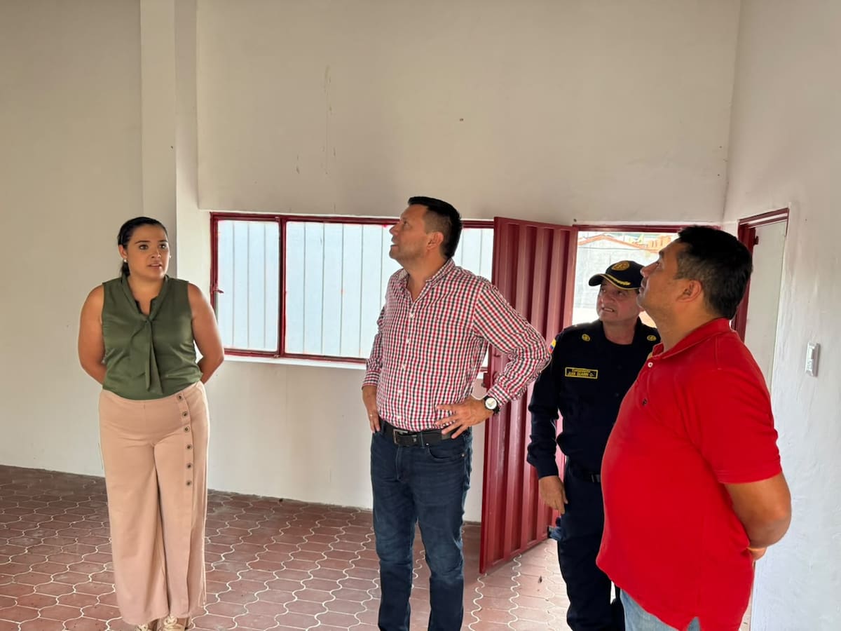 La vivienda de dos pisos fue entregada por la alcaldía a los bomberos en un comodato que se extiende hasta 2031.