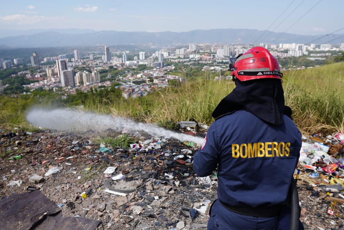Los Bomberos de Floridablanca en alerta por incendios provocados.