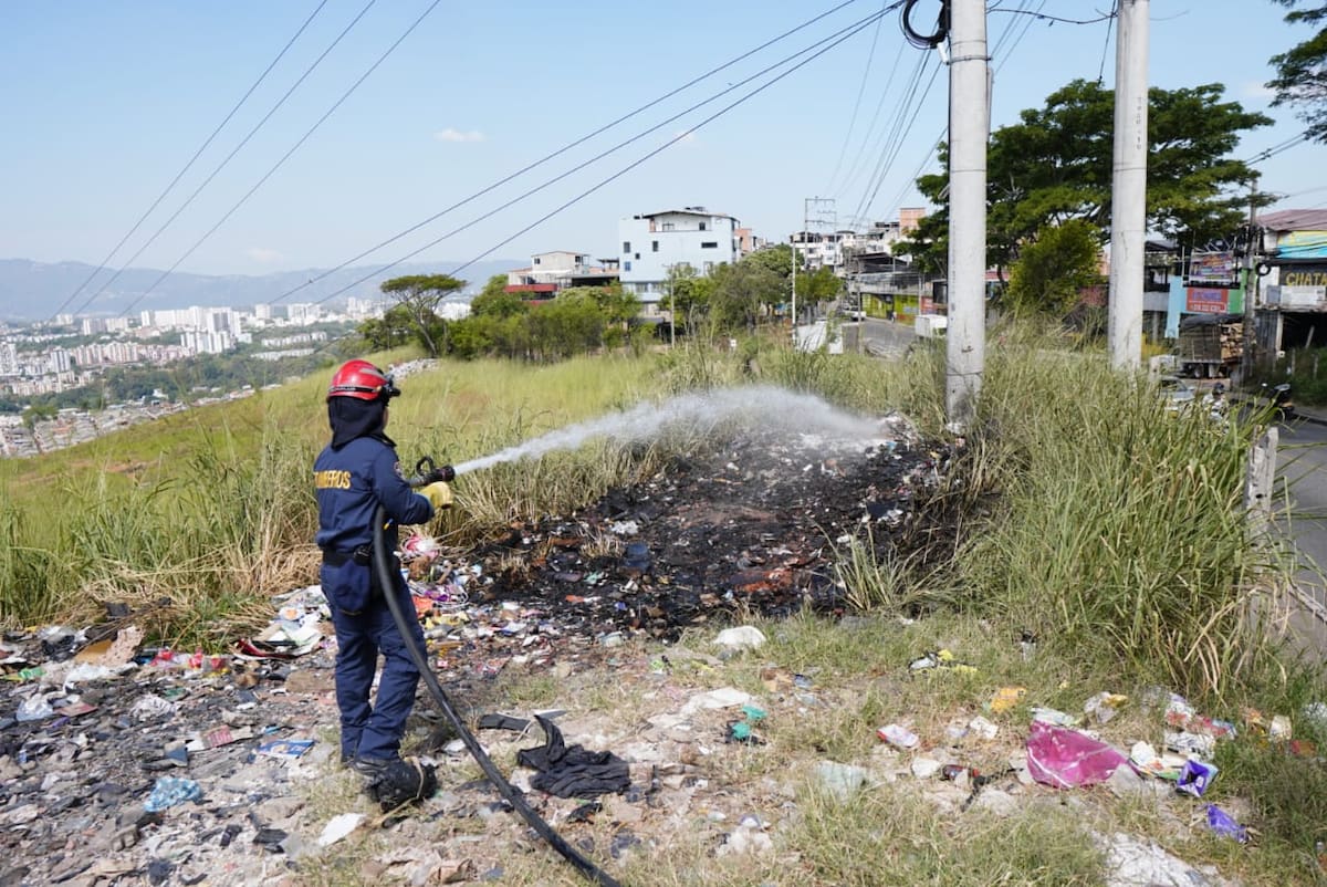 Los Bomberos de Floridablanca en alerta por incendios provocados.