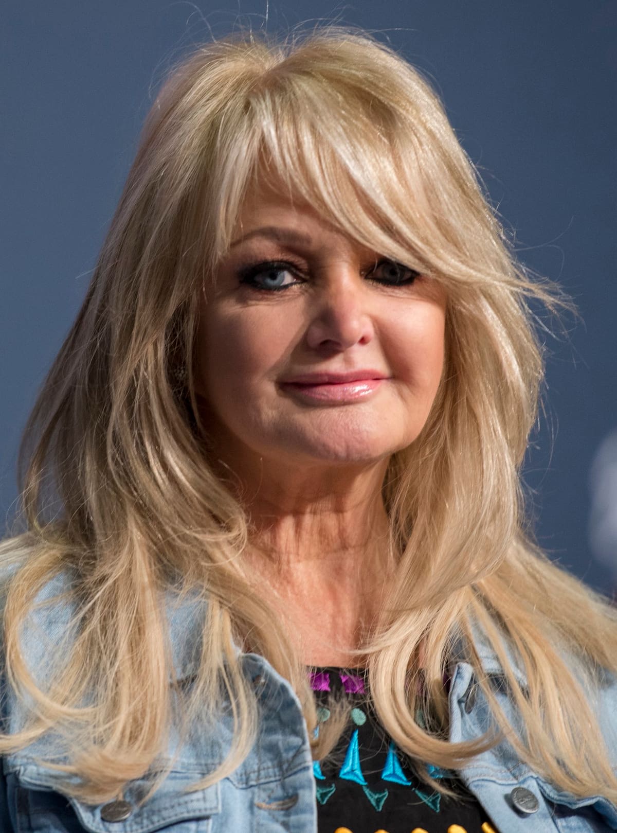 La cantante británica Bonnie Tyler sufre parada cardiorrespiratoria y está siendo reanimada.