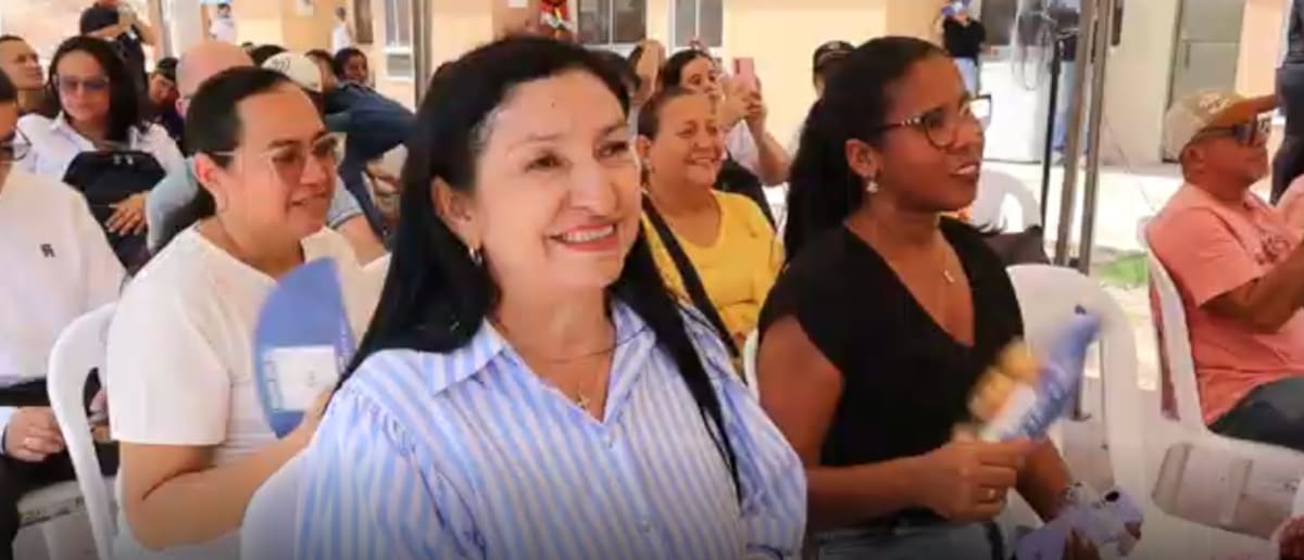 La directora del Fondo Nacional del Ahorro, Laura Milena Roa, participó en la entrega del proyecto Bosques de Argelia, ubicado en la comuna Siete de Barrancabermeja.
Suministrada/Vanguardia
