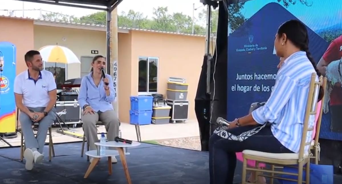 La directora del Fondo Nacional del Ahorro, Laura Milena Roa, participó en la entrega del proyecto Bosques de Argelia, ubicado en la comuna Siete de Barrancabermeja.
Suministrada/Vanguardia