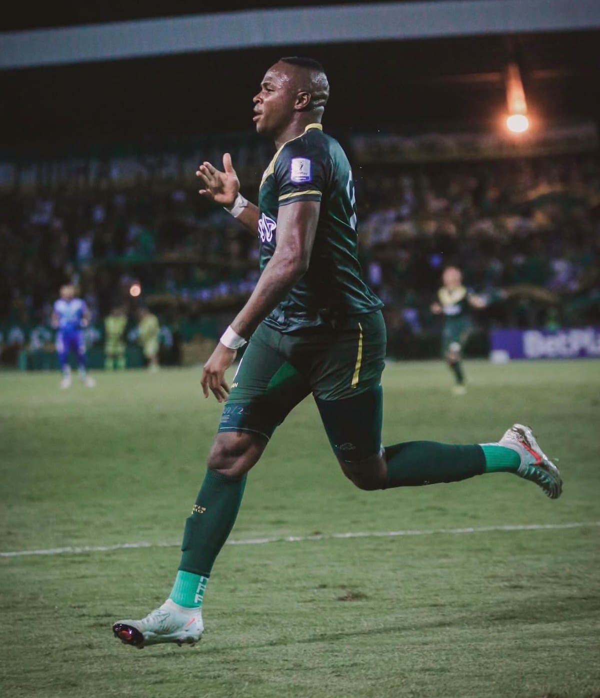 Brandon Caicedo se convierte en la primera contratación de Atlético Bucaramanga para el 2026. Foto: Deportes Quindío.