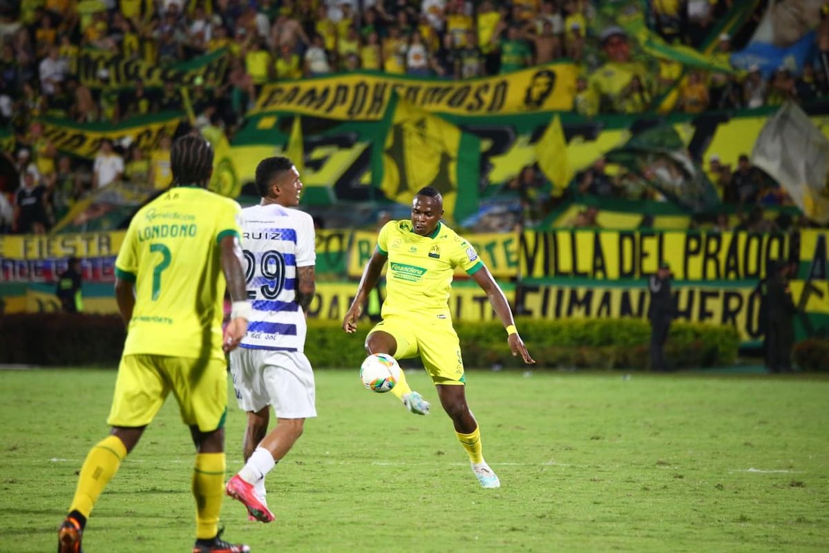Brandon Caicedo marcó sus primeros goles con el Atlético Bucaramanga, en la victoria 5-0 sobre Boyacá Chicó. Foto: Jaime Moreno.