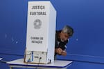 Brasil abre los puestos de votación para la segunda vuelta presidencial