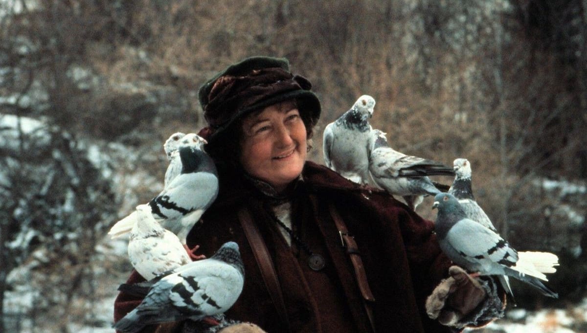 Falleció la actriz irlandesa Brenda Fricker, la inolvidable “Mujer de las Palomas” en “Mi pobre angelito 2”.